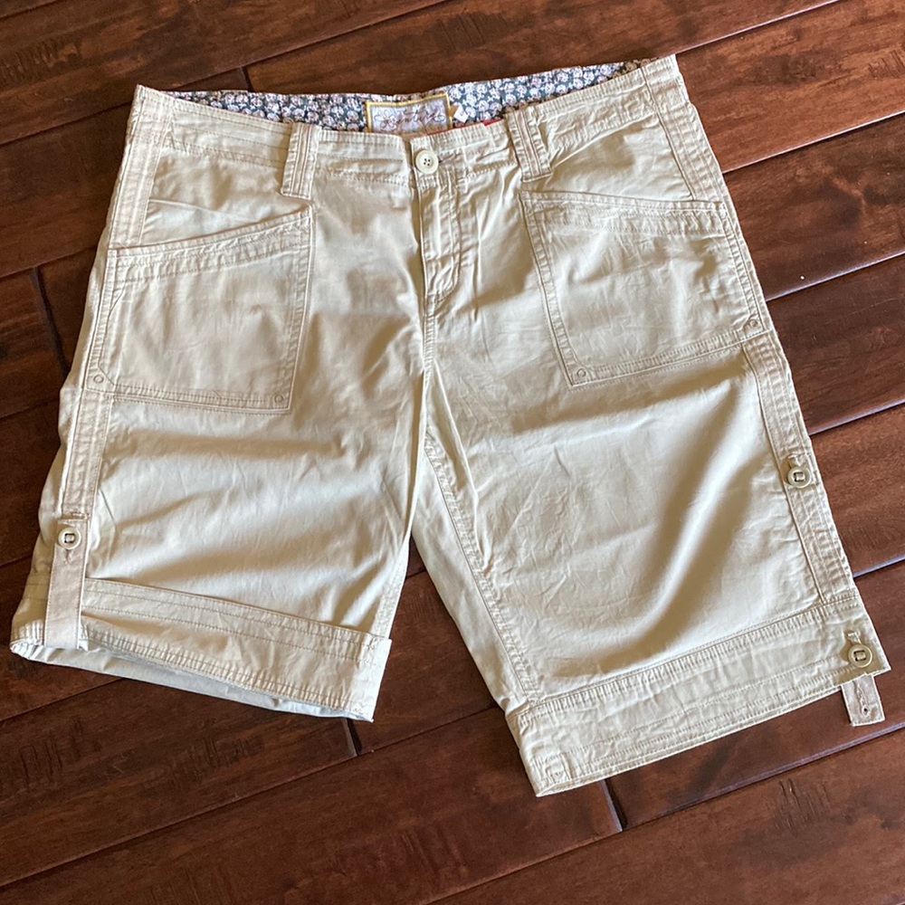 Aventura Khaki Shorts Size 14